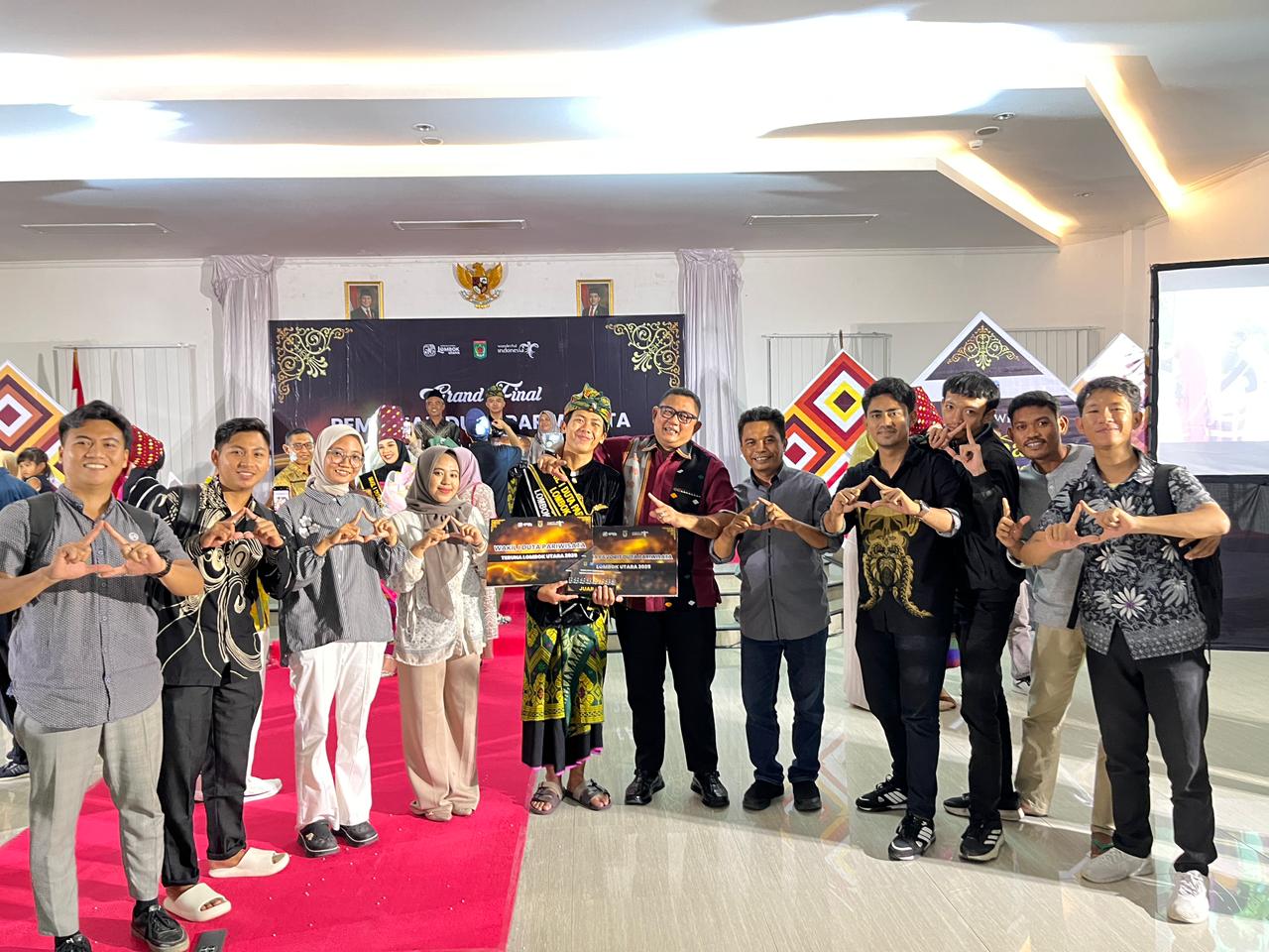 AKBIL Bangga! Arif Segarakaton Raih Presetasi sebagai Duta Pariwisata Lombok Utara 2025